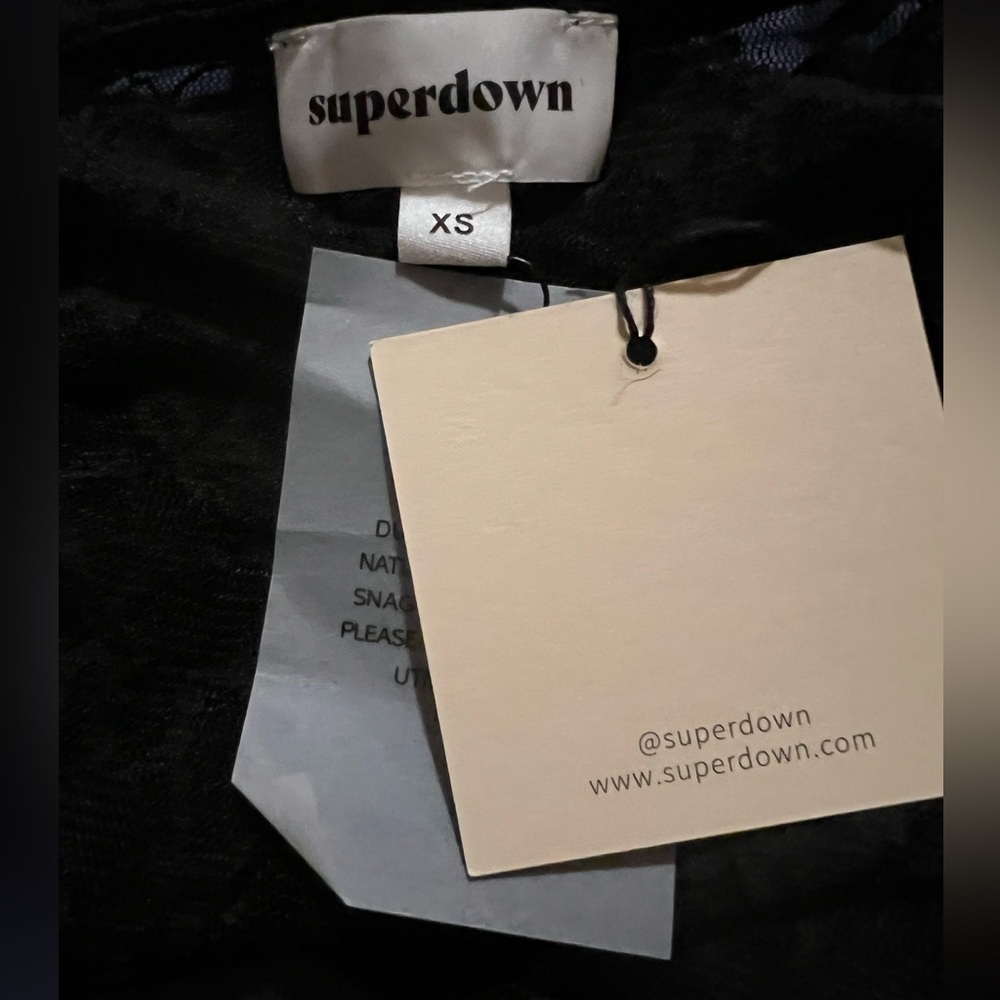 SUPERDOWN LACE TOP - Picture 7 of 7